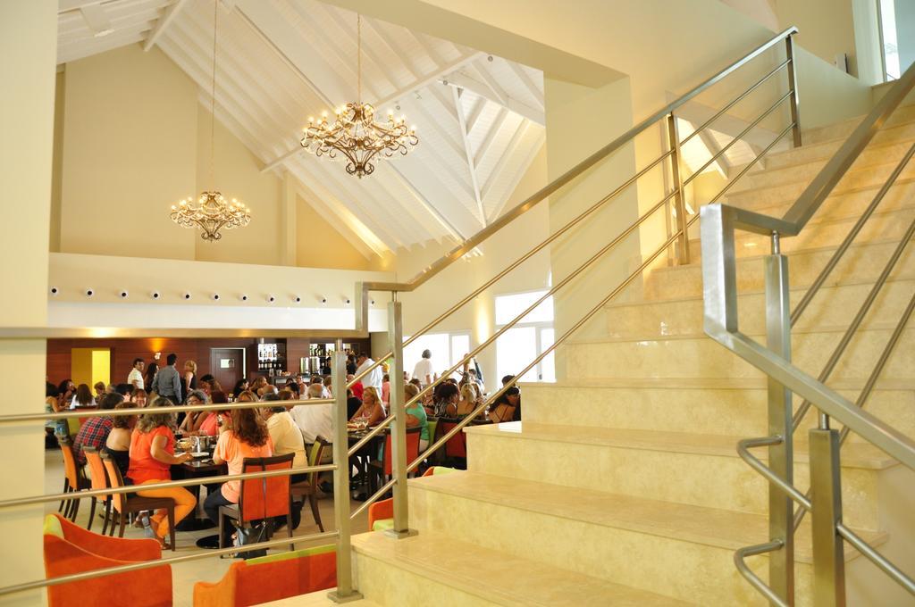 Howard Johnson Hotel Piedras Moras Almafuerte Exterior foto
